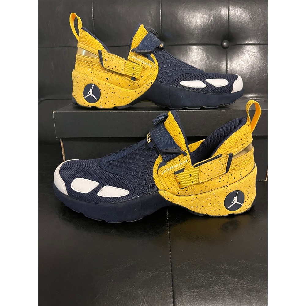 Jordan Trunner LX Michigan Wolverines PE Sample‎
